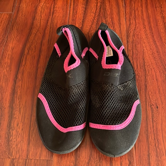 dbx water shoes